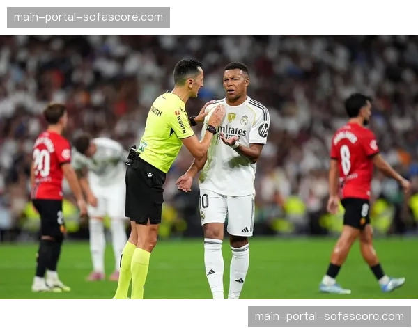 从八连胜到爆冷失利：皇马状态起伏背后的战术调整