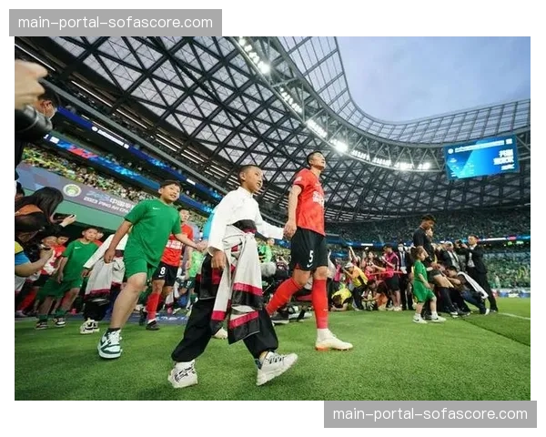 温情时刻：蒙扎主场为罹患重病的小球迷举行特别开场仪式