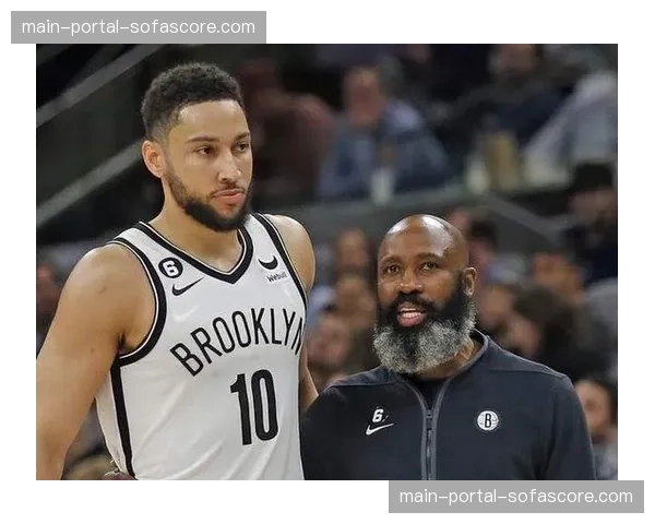 Shams报道：篮网主教练沃恩下课，助理教练临时接任