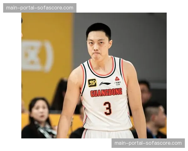 胡明轩半场命中5记三分，广东大比分领先山西